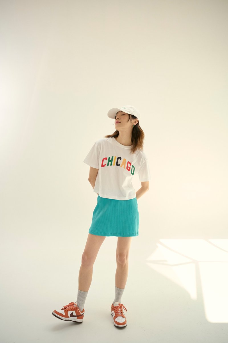 上衣 HAY：CHICAGO T-Shirt / 短版 - White / Black (unisex) - 女装 T 恤 - 棉 