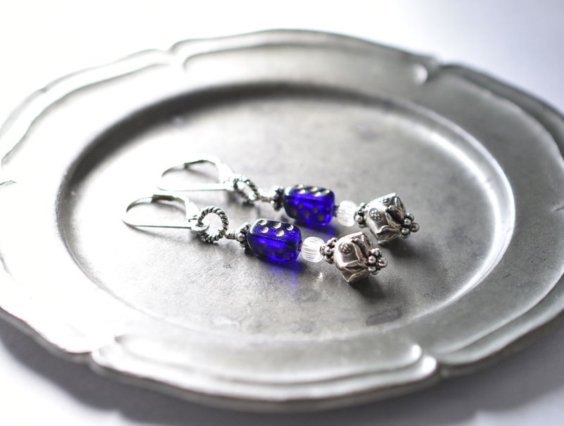 琉璃色骰子珠与鹅莓、卡伦银耳环 - 耳环/耳夹 - 玻璃 蓝色