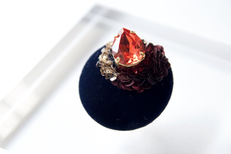 Swarovski brooch - 胸针 - 宝石 多色