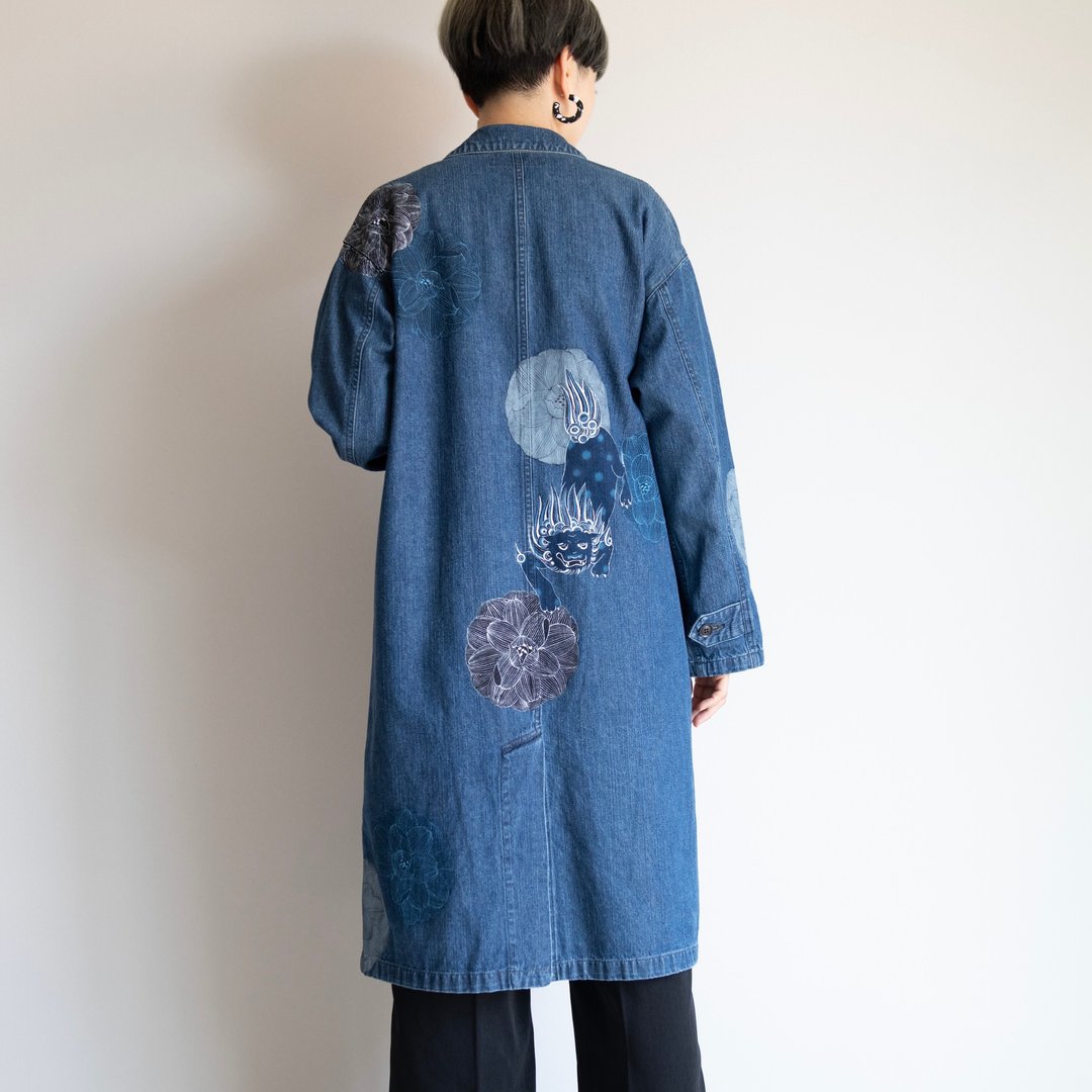复古丹宁长版西装外套 手绘・唐狮子牡丹 - 女装休闲/机能外套 - 棉 蓝色
