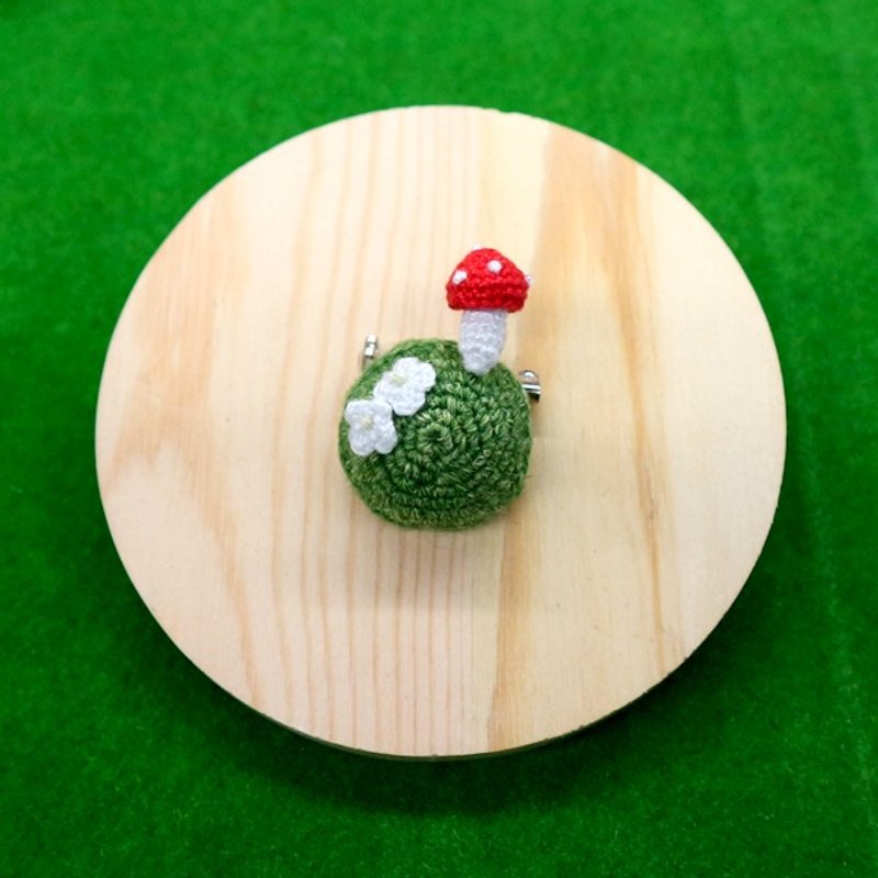 编织 小草地星球 蘑菇别针 - 胸针 - 其他材质 多色