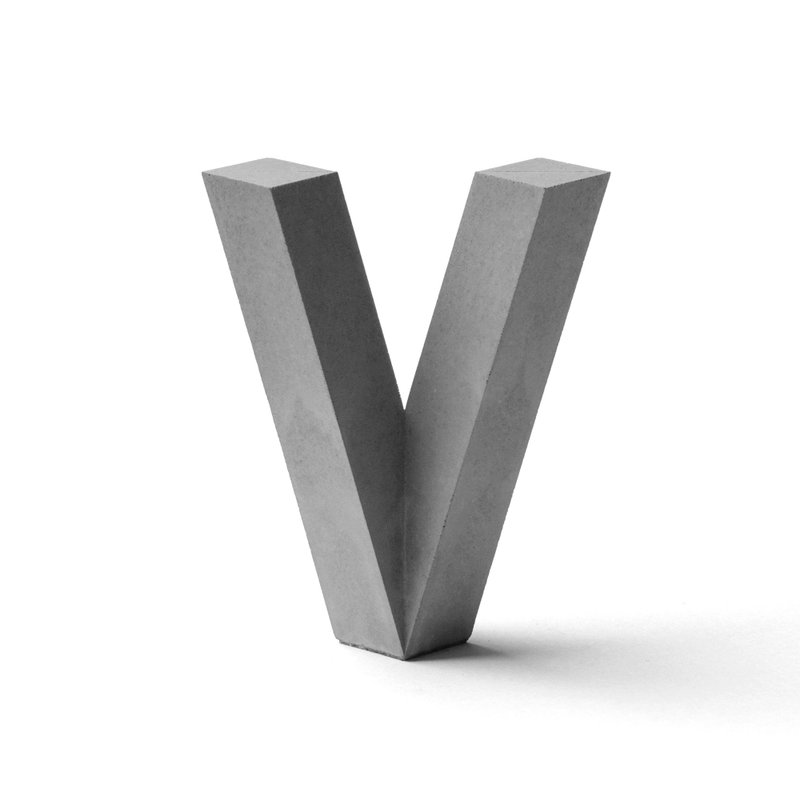 水泥字母 V - 摆饰 - 水泥 灰色