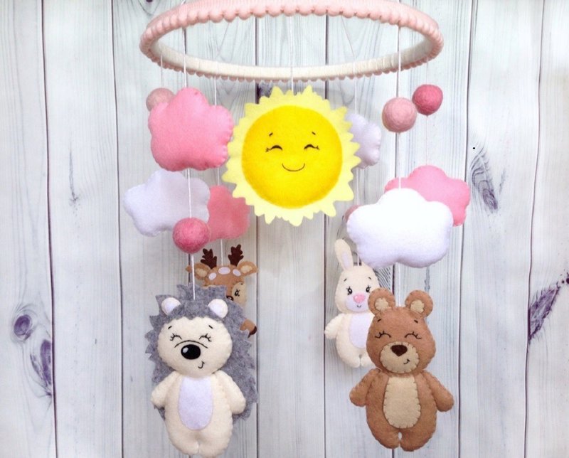Pink Baby Girl Crib Mobile, Felt Animals Hedgehog, Deer, Bear, Bunny Rabbit, Sun - 玩具/玩偶 - 环保材料 粉红色