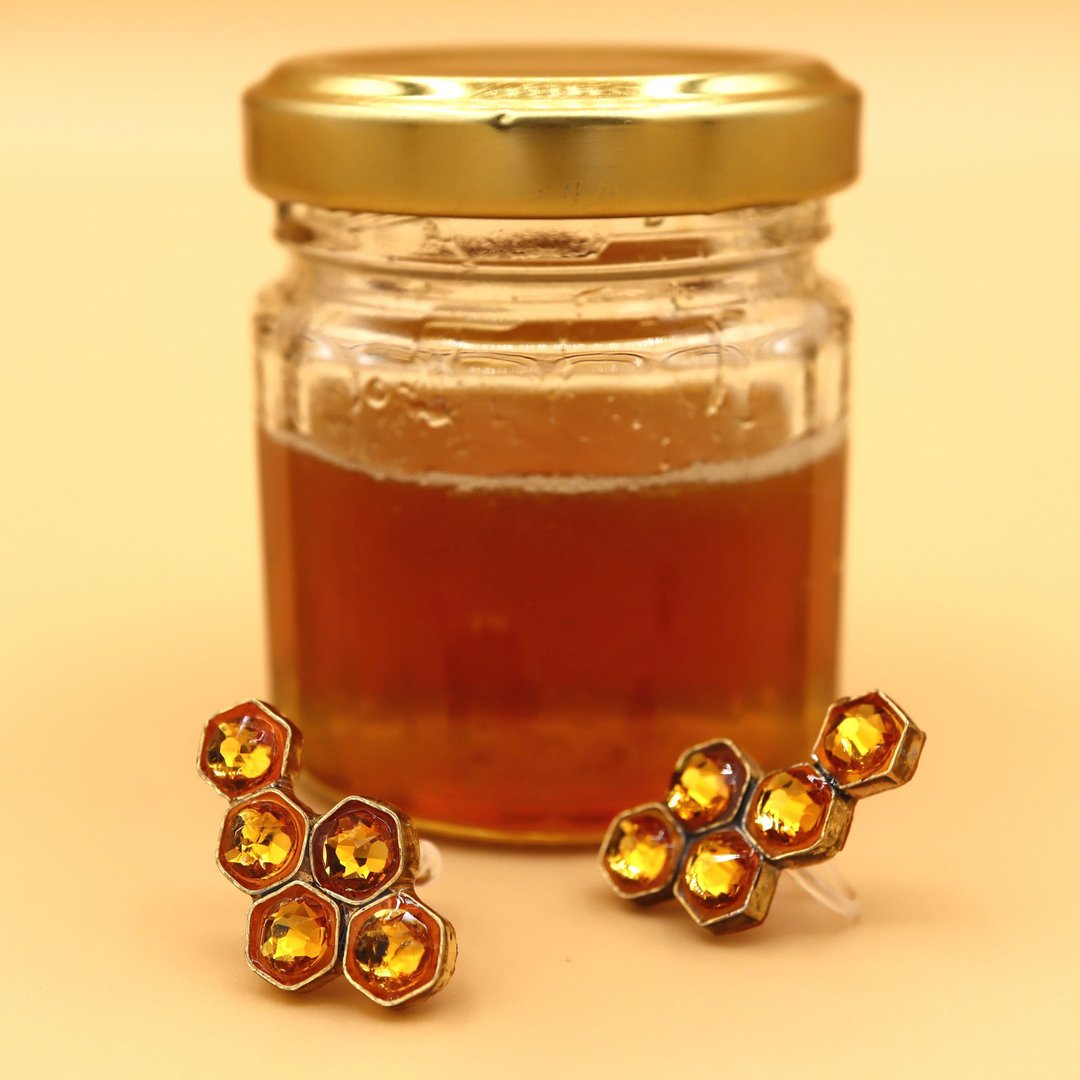 honeycomb non-pierced earrings - 耳环/耳夹 - 玻璃 金色