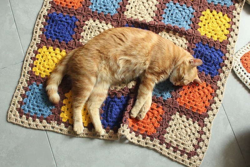 复古田园风纯手工手钩花毯毛线毯子钩编桌布 - 被子/毛毯 - 棉．麻 