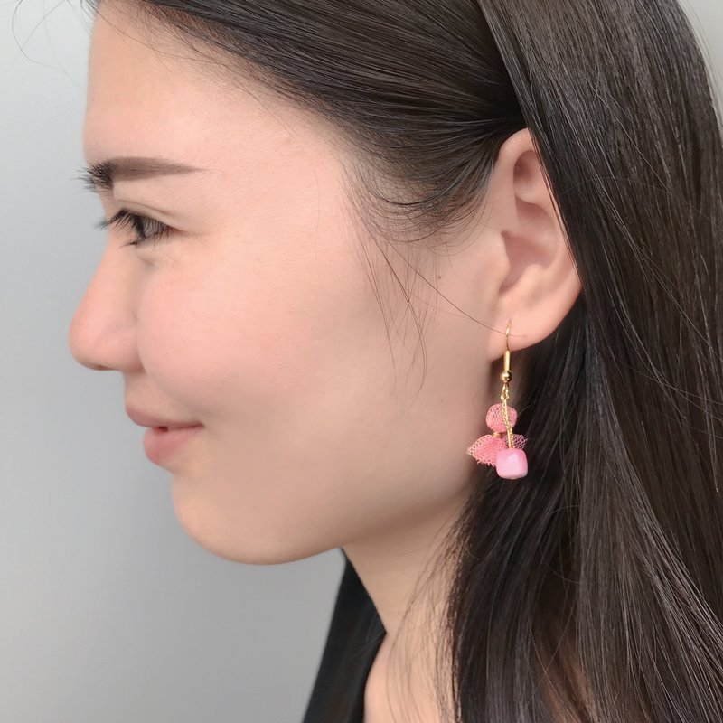 TeaTime / 希利尔湖遐想 耳环 耳钩 / 原创 纯手工制 蕾丝感 进口材质耳饰 耳环 - 耳环/耳夹 - 其他材质 粉红色