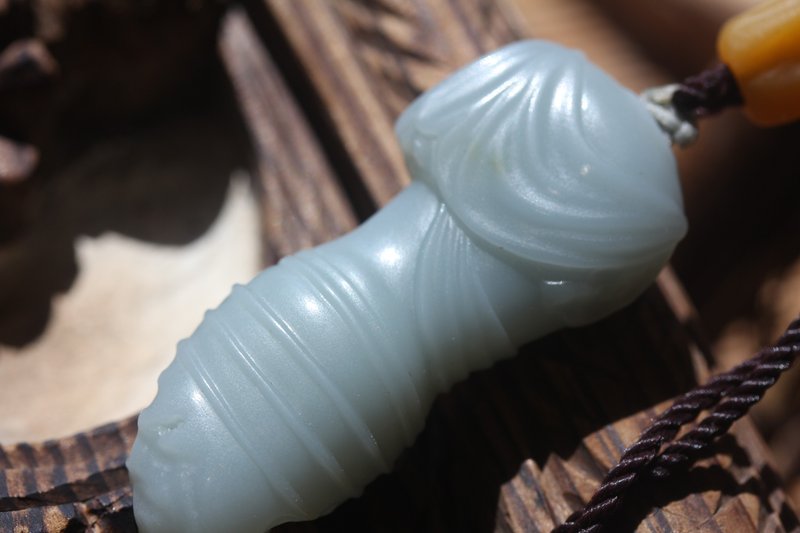 【佛窟印象】 独一无二挂件饰品护身符 保平安  特色设计-黄蜡石 - 吊饰 - 玉石 白色
