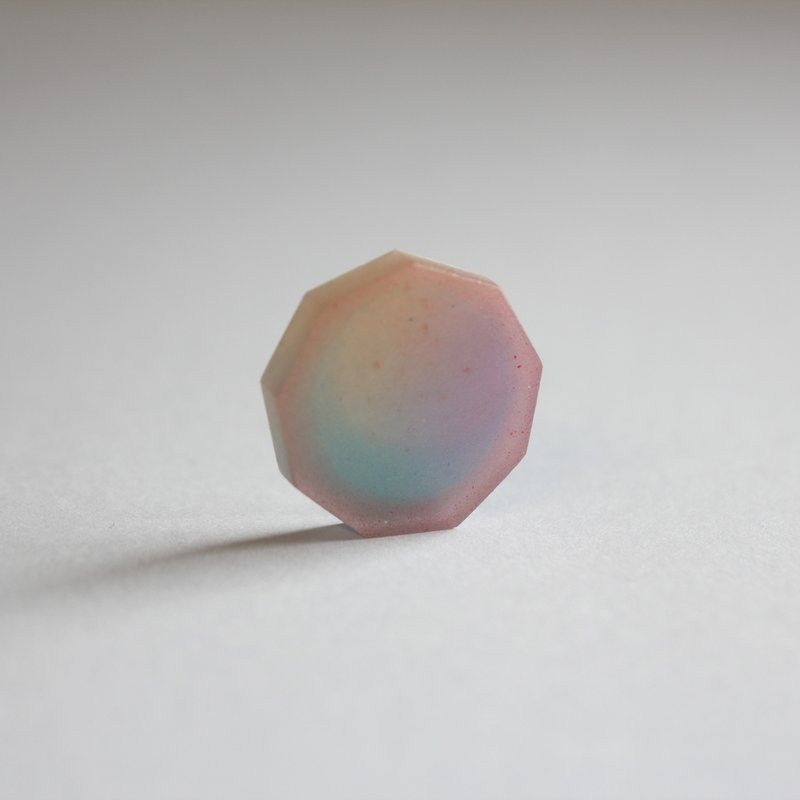 似曾相识 / 树脂耳环 / 徽章 / 单只 - 九边形 - 耳环/耳夹 - 树脂 粉红色