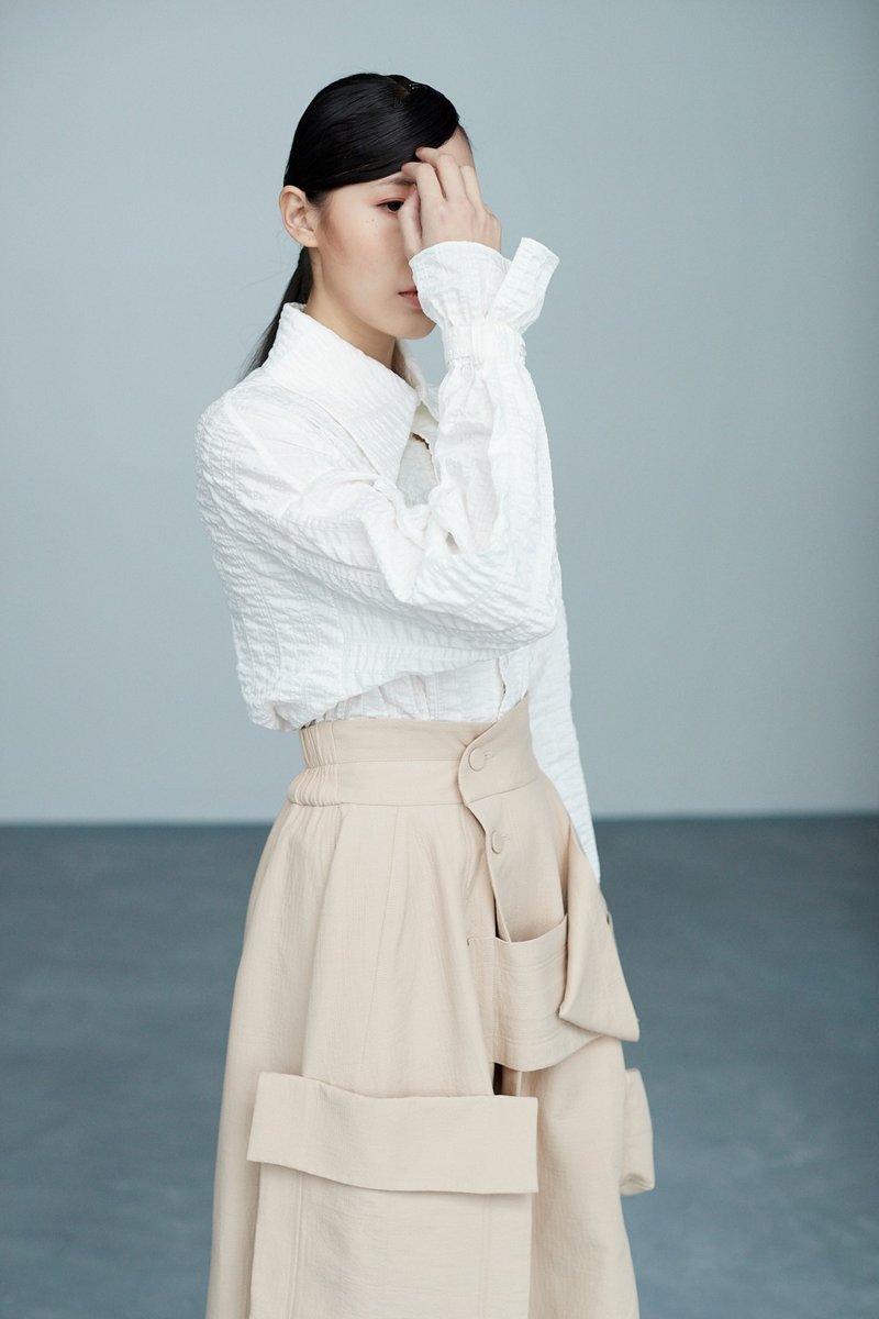 泡泡条松紧袖口衬衫 - 女装衬衫 - 棉．麻 白色