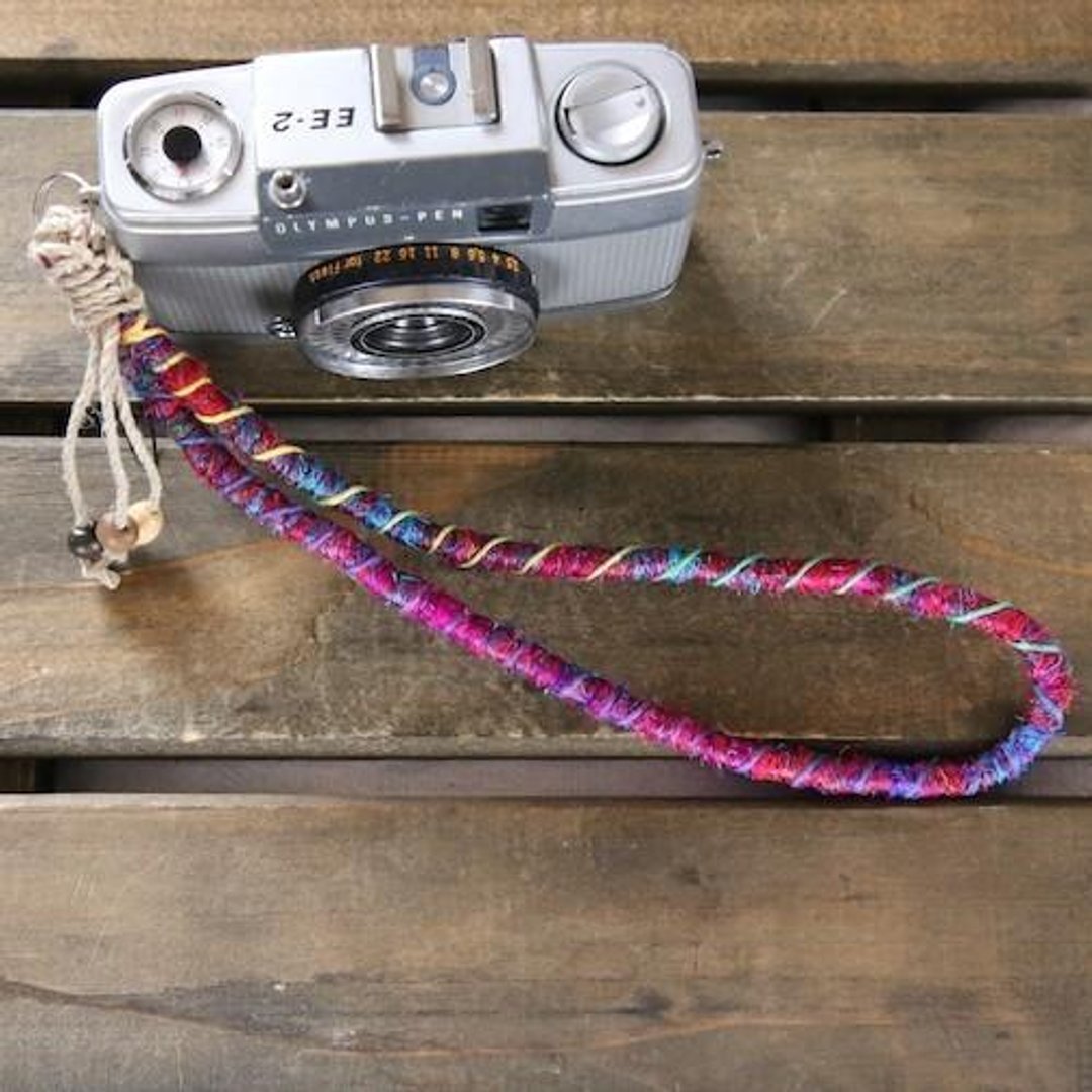 Crazy-color hand strap - 相机背带/脚架 - 丝．绢 