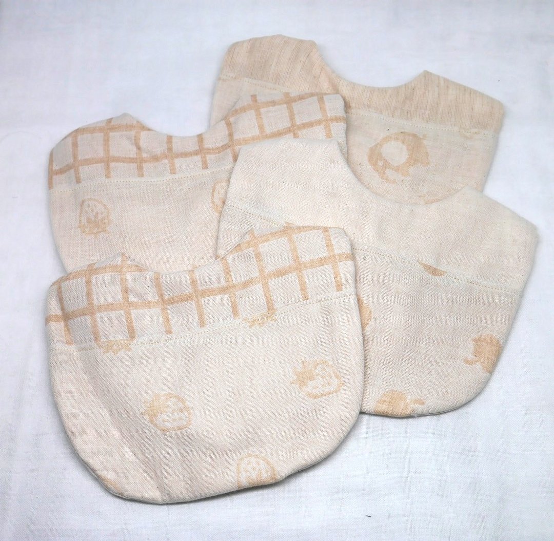 Organic cotton Goody bag   // 4 bibs in 1 unit - 围嘴/口水巾 - 棉 白色