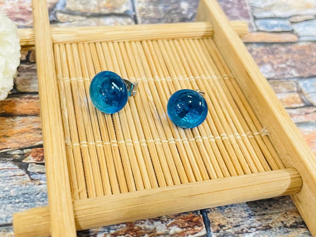 深海之心 琉璃耳环 湛蓝极光 手作玻璃耳钉 医疗钢耳针 - 耳环/耳夹 - 琉璃 蓝色