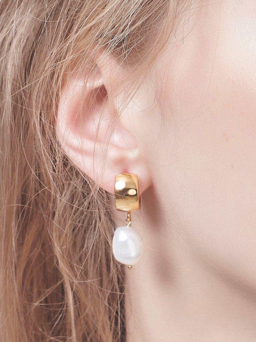 LESIS | Vintage Baroque Pearl Earrings - 耳环/耳夹 - 珍珠 卡其色