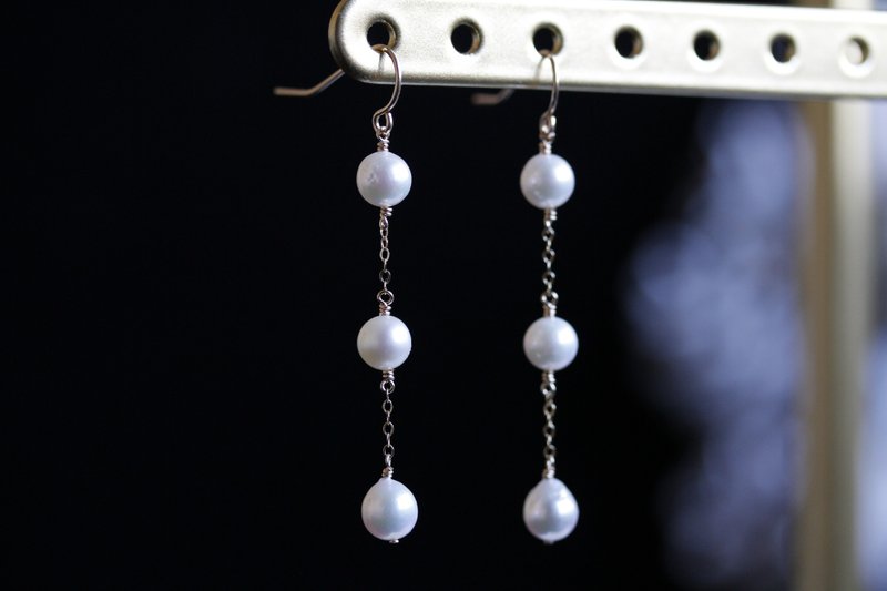 日本产 阿古屋巴洛克珍珠 三连链式耳环 / 14KGF Akoya Baroque Pearl Triple Drop Earrings - 耳环/耳夹 - 珍珠 白色