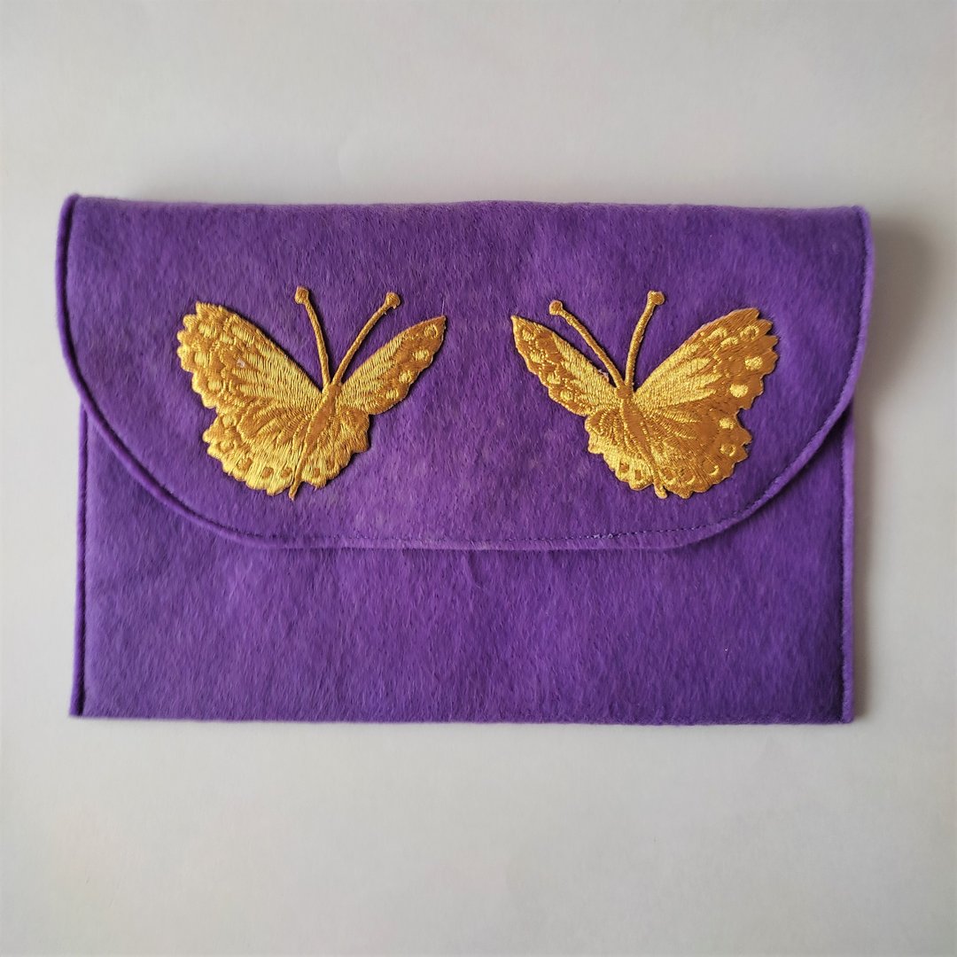 手拿包 Felt clutch cosmetic bag with butterflies small bag handbag - 手拿包 - 其他人造纤维 紫色