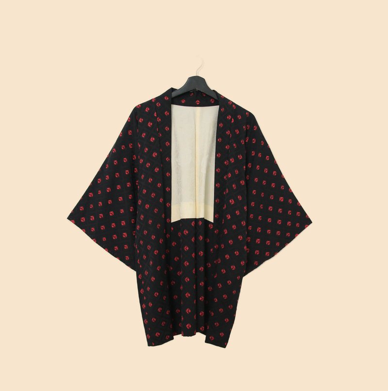 Back to Green-日本带回羽织 红格纹 图腾kb-12/vintage kimono - 女装休闲/机能外套 - 丝．绢 