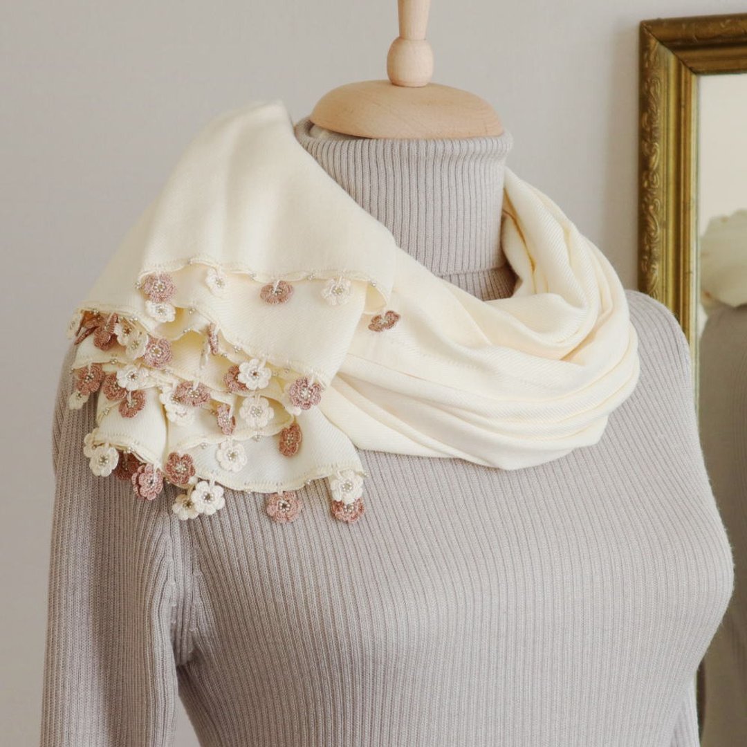 OYA crochet Pashmina shawl  - MARY - Milk White - 丝巾 - 羊毛 白色