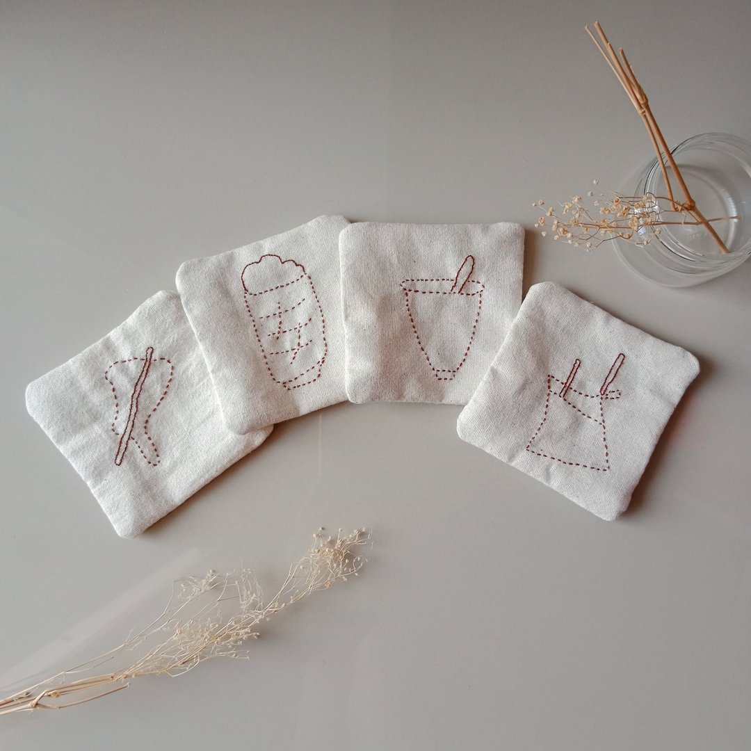 Thai street food coaster set hand embroidered 4 PCS - 杯垫 - 棉 白色