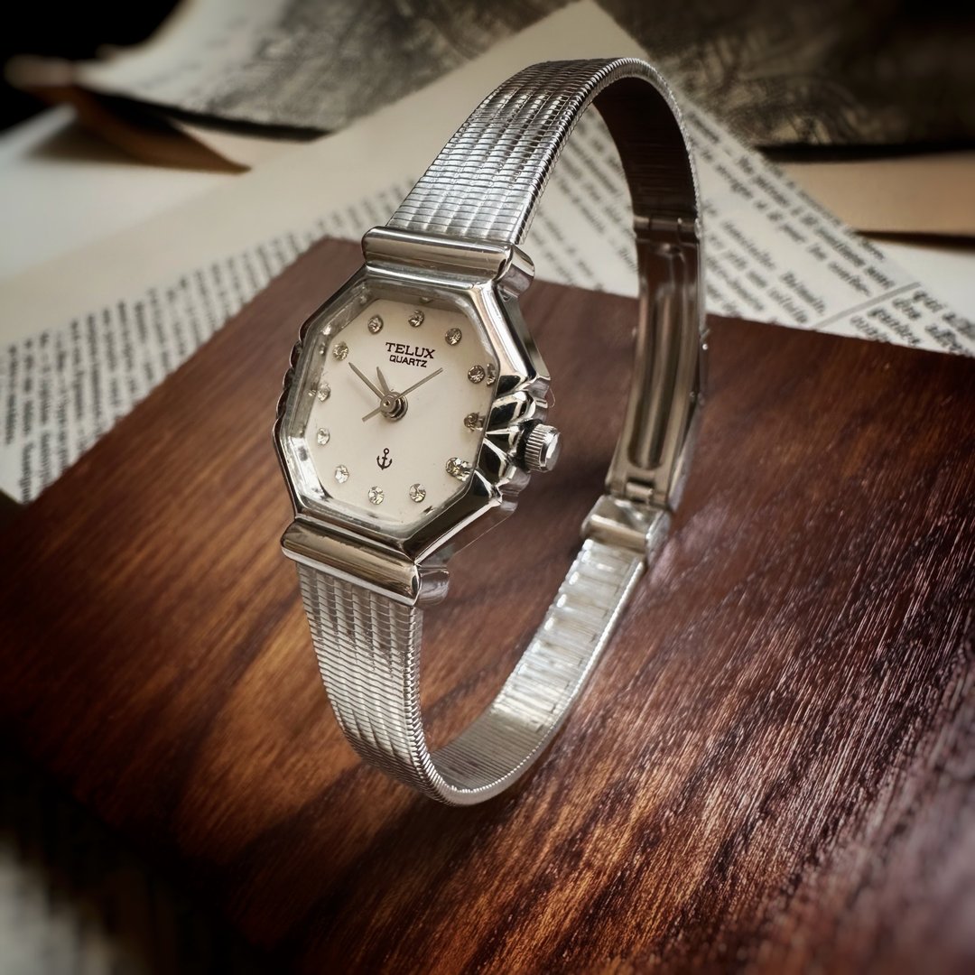90年代 早期日本TELUX石英表 Huit - 女表 - 不锈钢 银色