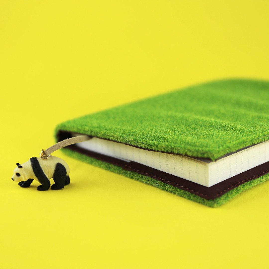 Shibaful Panda Note Book A6 ( book cover with A6 notebook) / 草坪封面熊猫吊饰笔记本 - 笔记本/手帐 - 纸 绿色