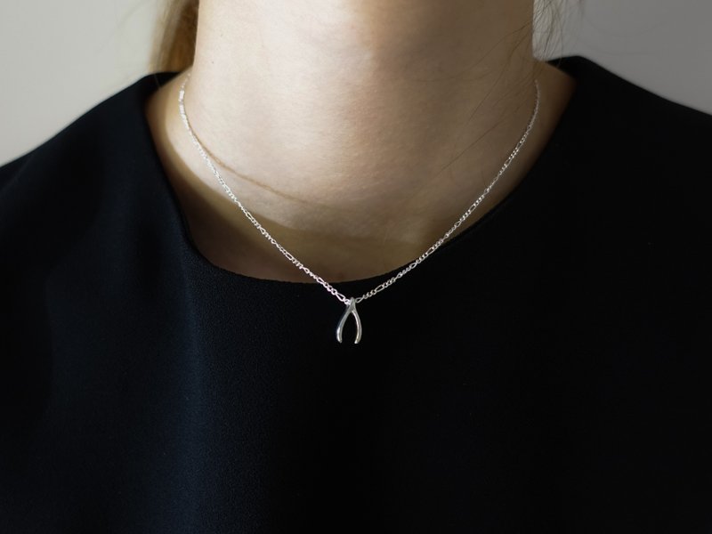 Esther 许愿骨项链/纯银项链/925 纯银/金属链/锁骨项链 - 项链 - 纯银 银色