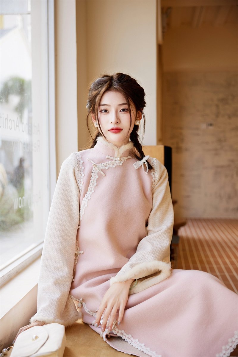 少女粉紅色 秋冬加絨國風針織拼接洋裝 新中式中秋春節改良旗袍 - 旗袍 - 聚酯纤维 粉红色