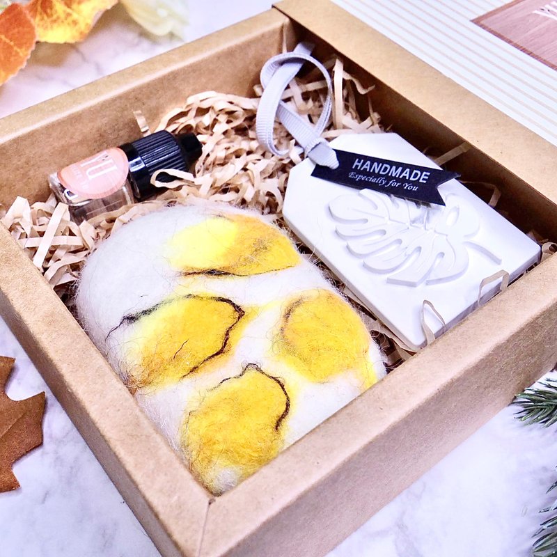 独一无二的礼物-黄柠檬 羊毛毡手工皂创意香氛礼盒 龟背叶扩香砖 - 香薰/精油/线香 - 其他材质 黄色