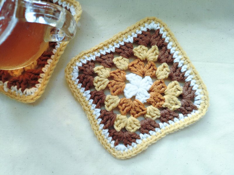 手作编织杯垫  小物垫 祖母方格杯垫 - 杯垫 - 其他材质 多色