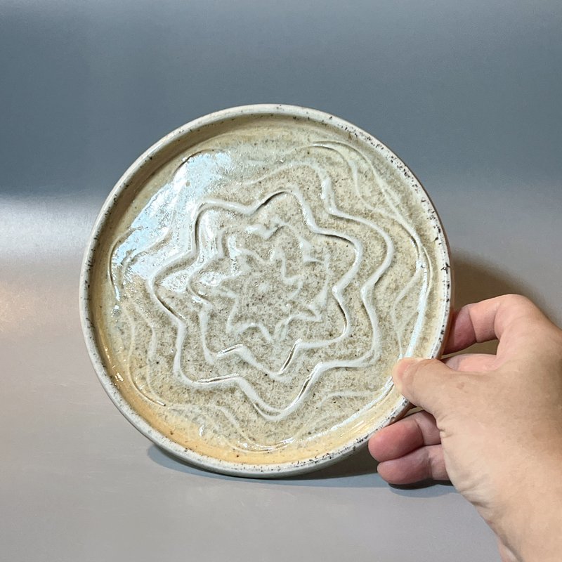 柴烧水波纹壶承 / 点心盘 / 小平凡手作 - 茶具/茶杯 - 陶 