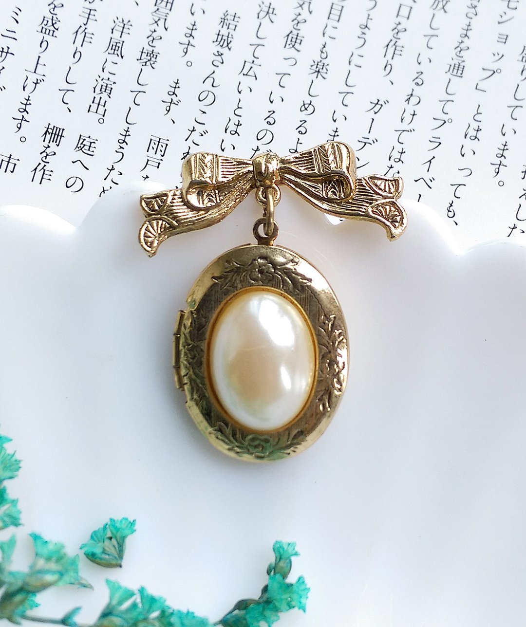 Vintage Jewelry  1928 优雅 蝴蝶结 locket 仿珠 别针  胸针 - 徽章/别针 - 其他材质 金色