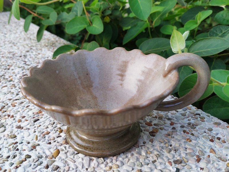 手作陶皿 | 花瓣陶盘 点心盘 - 浅碟/小碟子 - 陶 卡其色