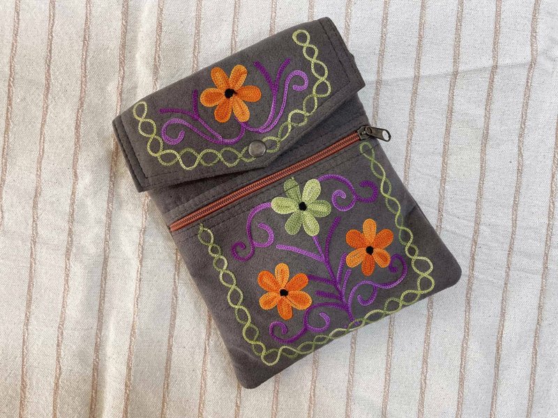 印度喀什米尔 手工麂皮信封包 - 玄铁灰佐杜鹃刺绣 - 侧背包/斜挎包 - 真皮 灰色