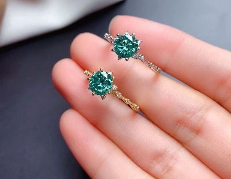 Moissanite Ring, Green Moissanite Ring, Excellent Quality D Color Moissanite - 戒指 - 其他金属 银色