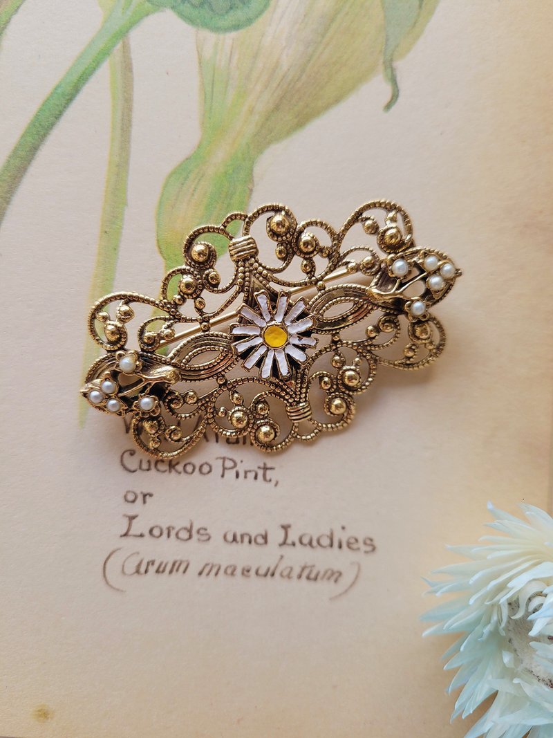 美国西洋古董饰品 /文艺复兴珍珠边框玛格莉特珐琅花胸针/别针 - 徽章/别针 - 其他金属 