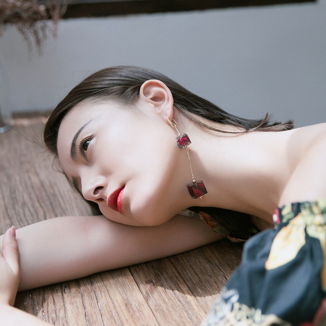 ESCA STUDIO • 冬 Fuyu 永生哥特玫瑰绣球干花纯银耳环耳坠耳线耳勾 - 耳环/耳夹 - 其他材质 黑色