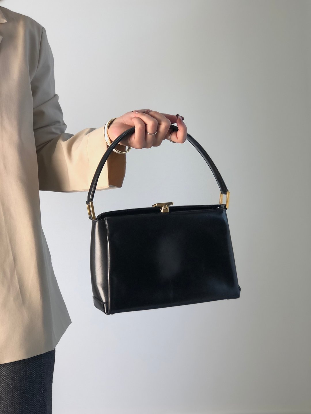 【 日本直送 名牌中古包 】GUCCI 古驰 手提包 黑色 Logo 皮革 化妆包 vintage 古着 aitdmr - 手提包/手提袋 - 真皮 黑色