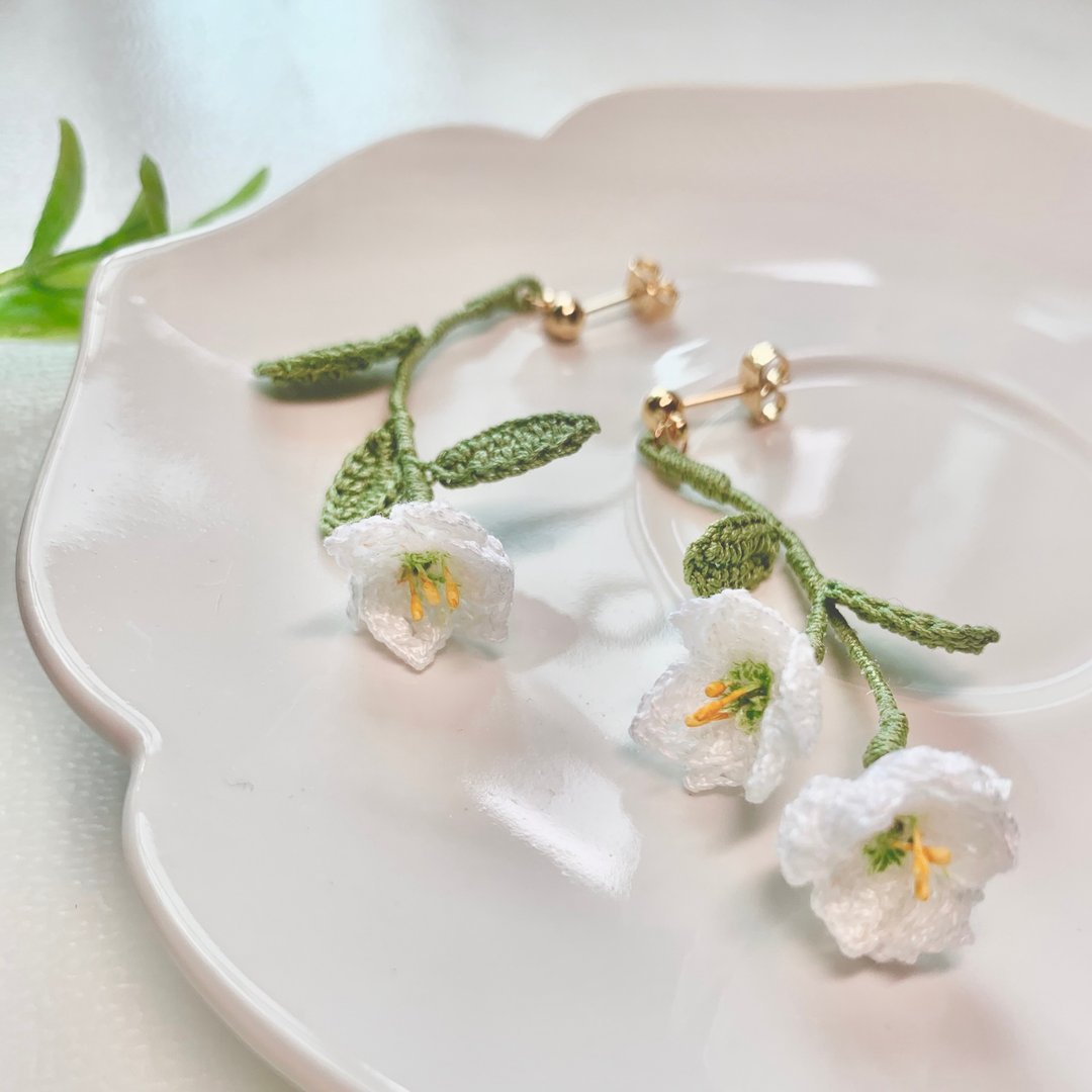 百合花 Lily 编织耳环 耳针 耳夹 Silver925 防敏感 花饰品 礼物 - 耳环/耳夹 - 棉 白色