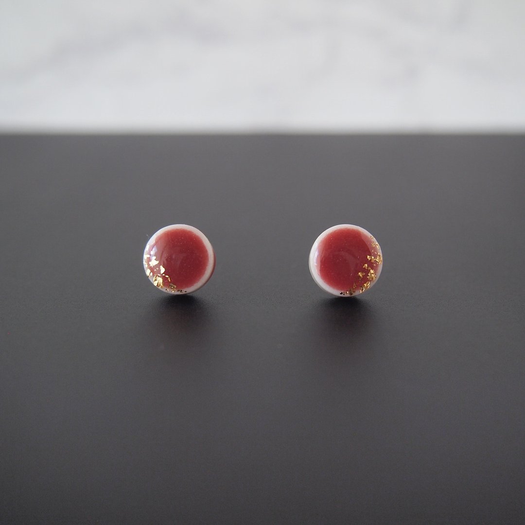 Puffy Komaru Mino ware Haku (Akane) pierced Clip-On - 耳环/耳夹 - 瓷 红色
