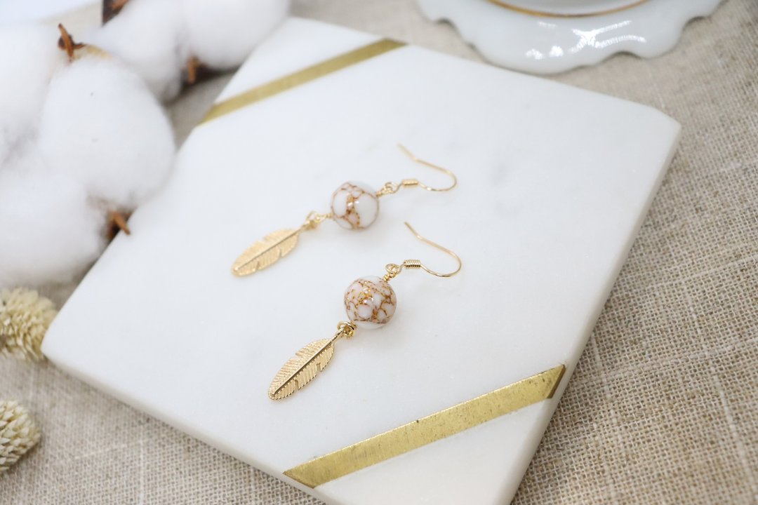 Golden Feather Charms Boutique 925 Silver Hook Earrings - 耳环/耳夹 - 石头 金色