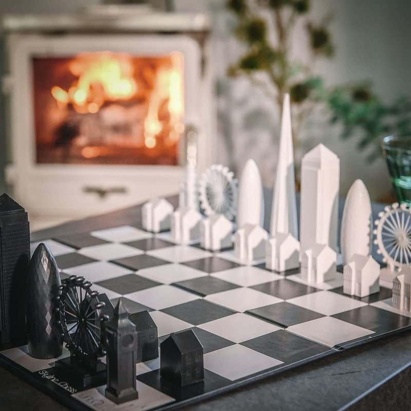 【盒损品】英国Skyline地标西洋棋-伦敦 vs. 纽约(折叠棋盘) - 桌游/玩具 - 压克力 黑色