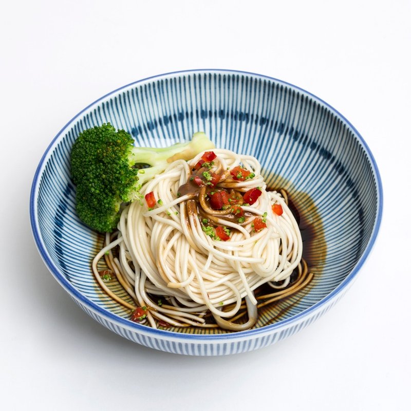 【老妈拌面】红油麻酱拌面一袋4份入 - 面/面线/米粉 - 纸 