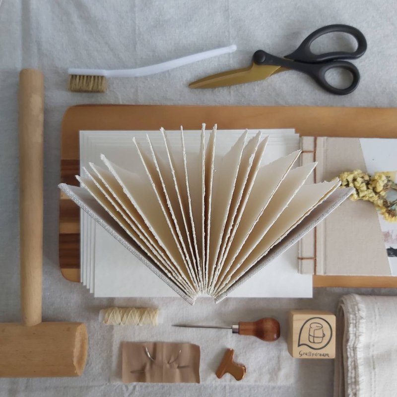 法式科普特线装书 手工书【双人套票】 - 编织/羊毛毡/布艺 - 纸 