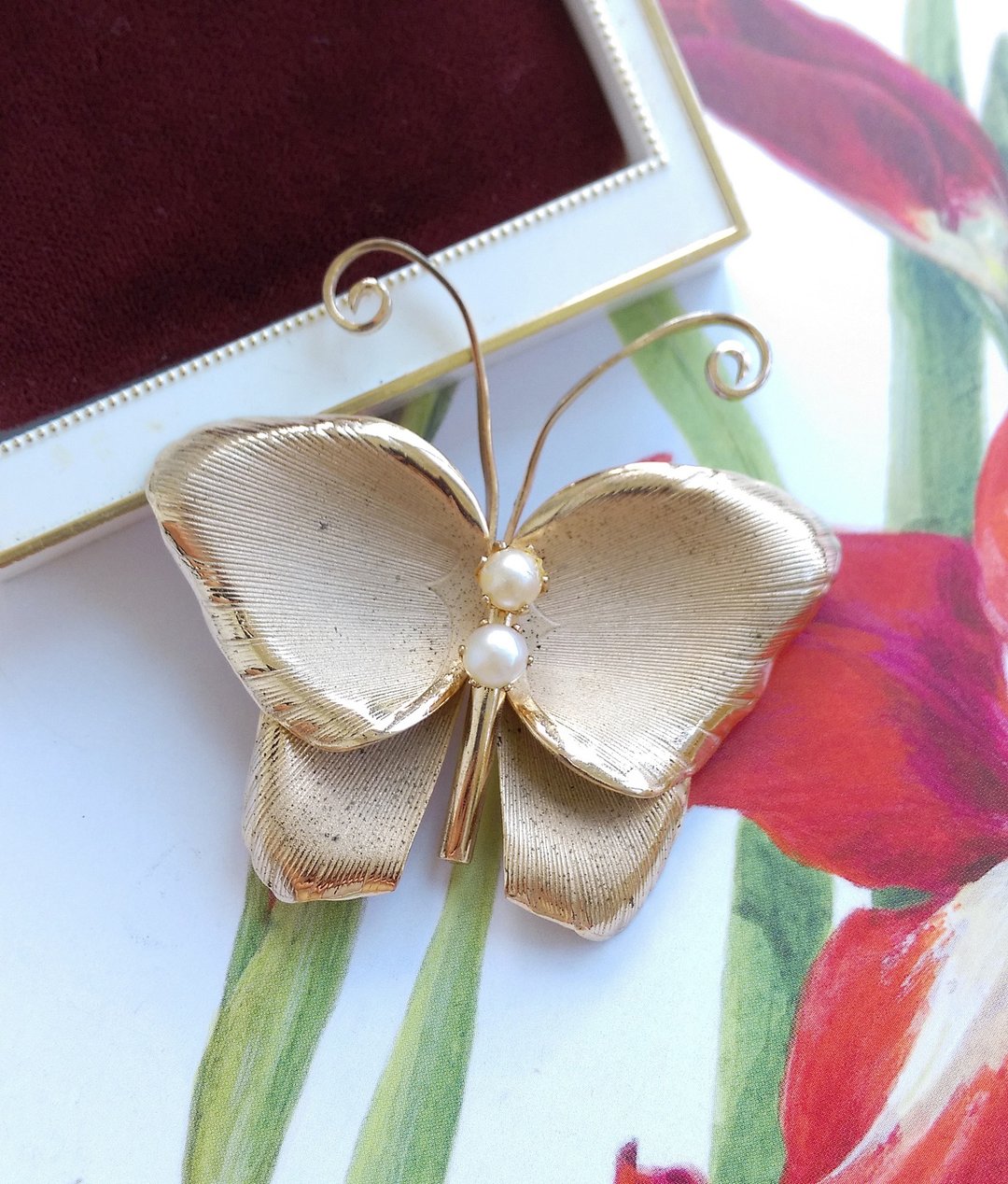 Vintage Jewelry 西洋古董饰品 优美 仿珠 金蝴蝶 别针 - 徽章/别针 - 其他金属 金色