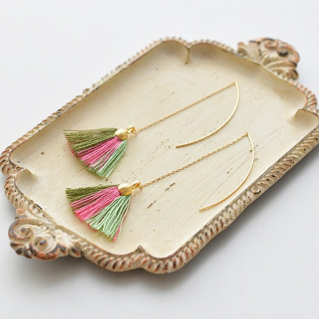 Tassel earrings shell / pink - 耳环/耳夹 - 绣线 粉红色