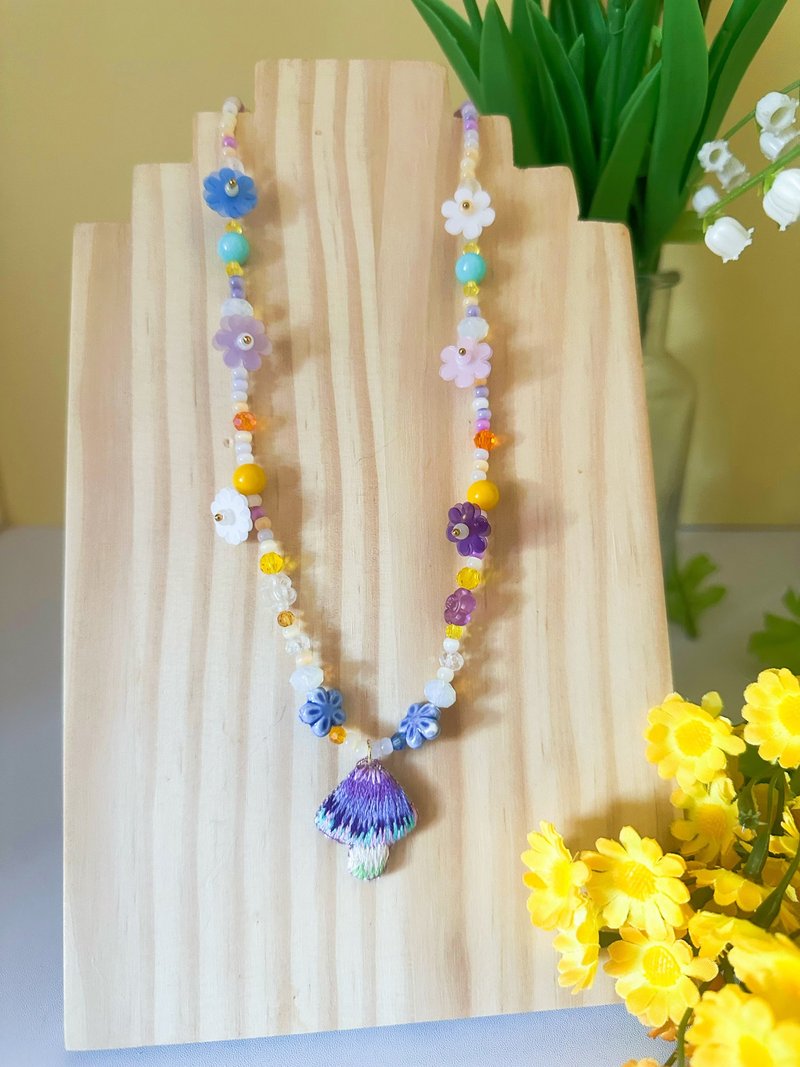 菇野系列紫色毒蘑菇刺绣串珠短项链 - 项链 - 绣线 紫色