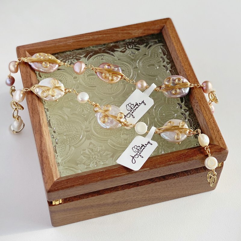 Amelia Jewelry丨洛可可蛋糕丨炫光巴洛克珍珠绕线手链丨淡水珍珠 - 手链/手环 - 珍珠 白色