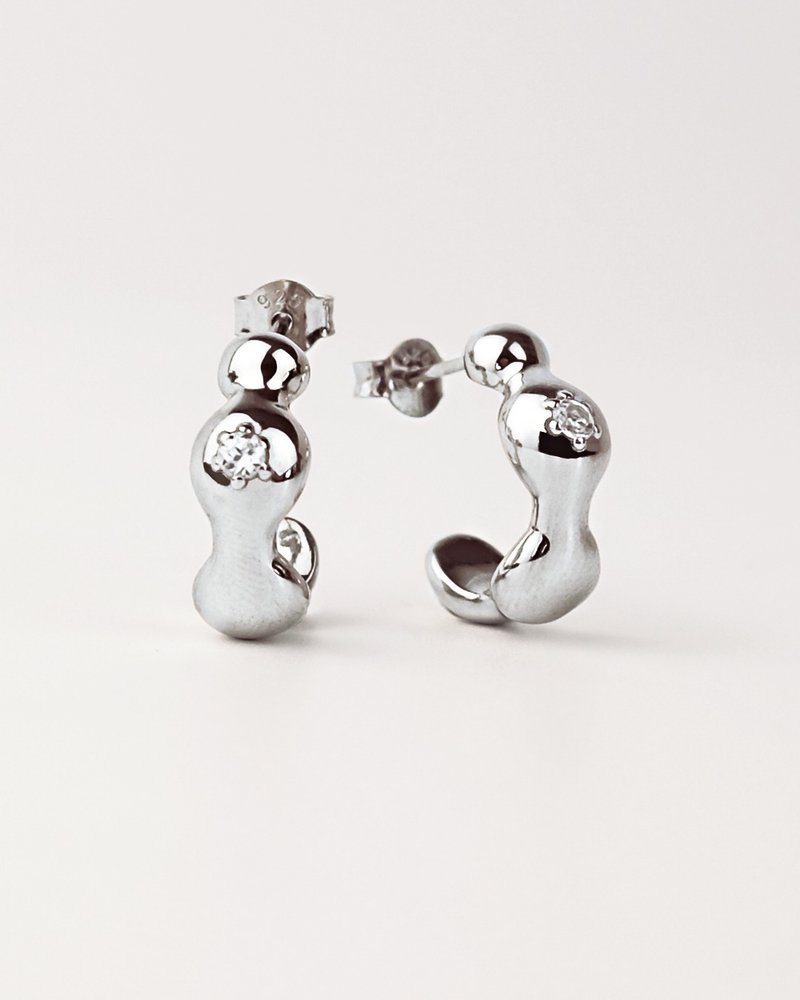 【雙 11 限定】 Crown Signet Hoop Earrings - 耳环/耳夹 - 纯银 金色