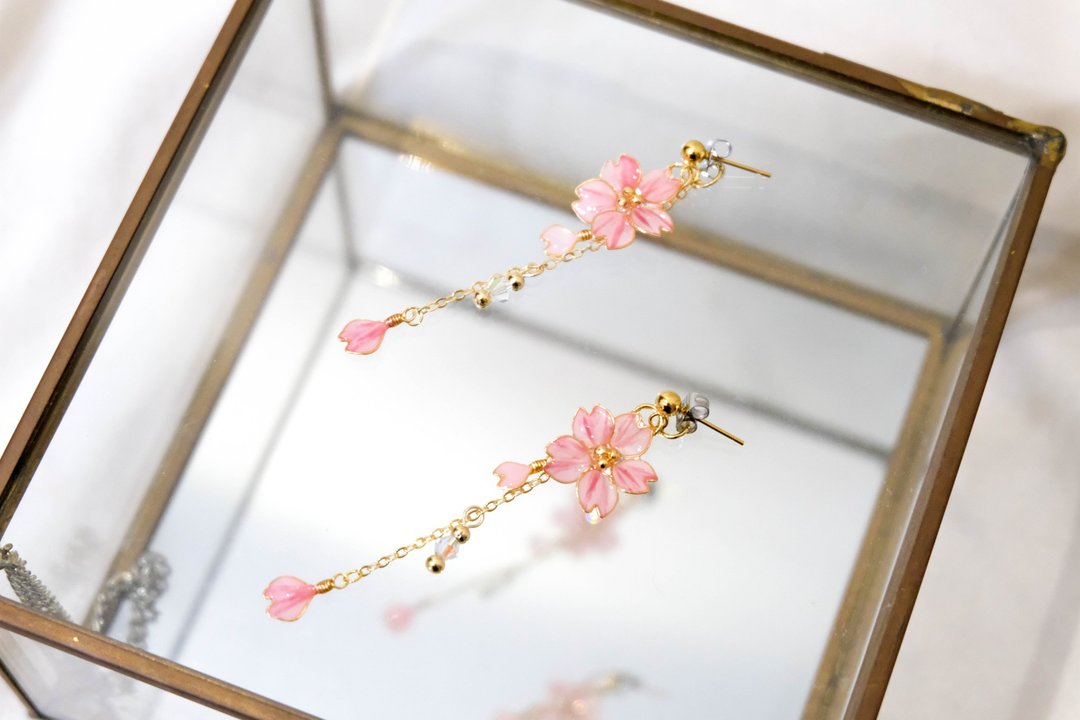耳针x耳夹水晶花_落樱(粉色-垂坠可拆 / 两用)_光点饰品 - 耳环/耳夹 - 树脂 粉红色