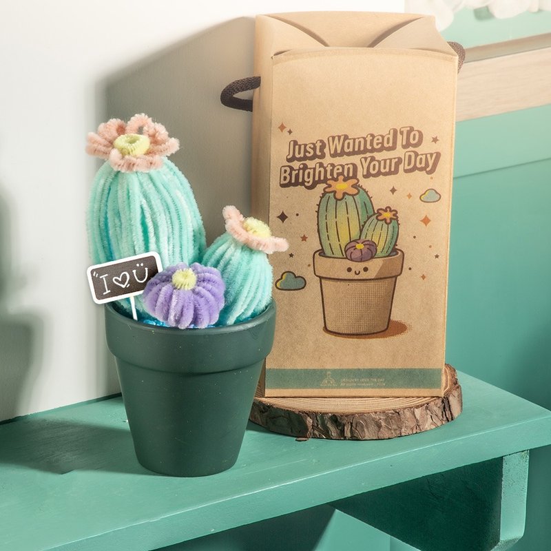 【DIY手作】仙人掌小夜灯 材料包/毕业、老师礼物 / 告白 / 礼物 - 编织/刺绣/羊毛毡/裁缝 - 其他材质 绿色