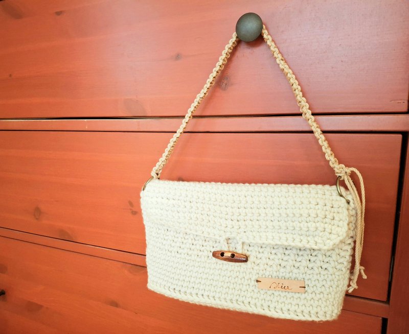 织织。小优雅肩背包。Macrame法式编结背带 - 侧背包/斜挎包 - 羊毛 卡其色